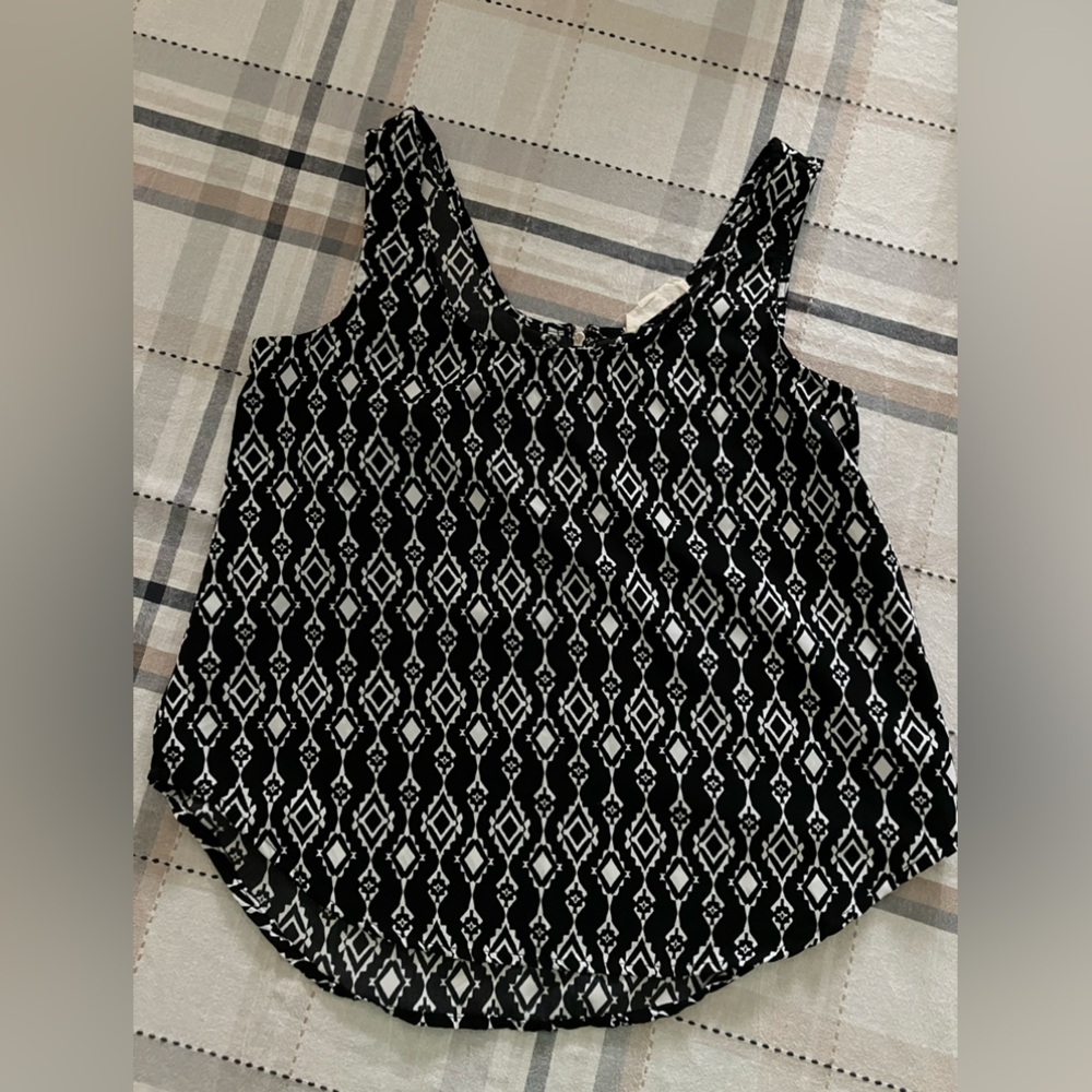 Rose brand tribal design tank with zipper back black & white size small